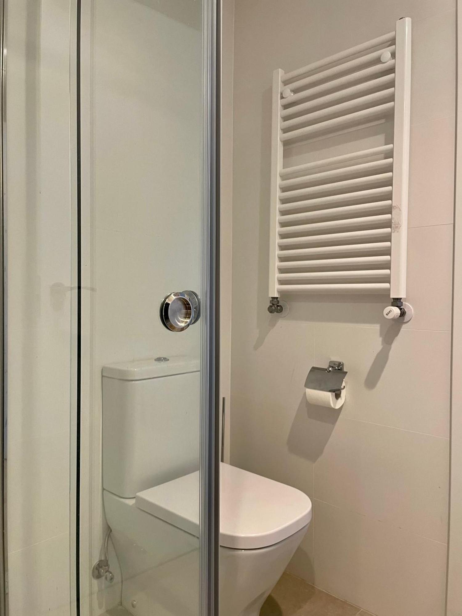 Piso De 2 Habitaciones En Centro, Zona Muy Tranquila Con Playa A 2 Min Andando خيخون المظهر الخارجي الصورة