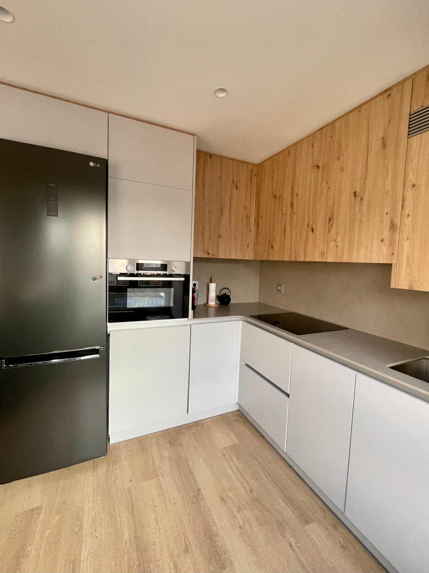 Piso De 2 Habitaciones En Centro, Zona Muy Tranquila Con Playa A 2 Min Andando خيخون المظهر الخارجي الصورة