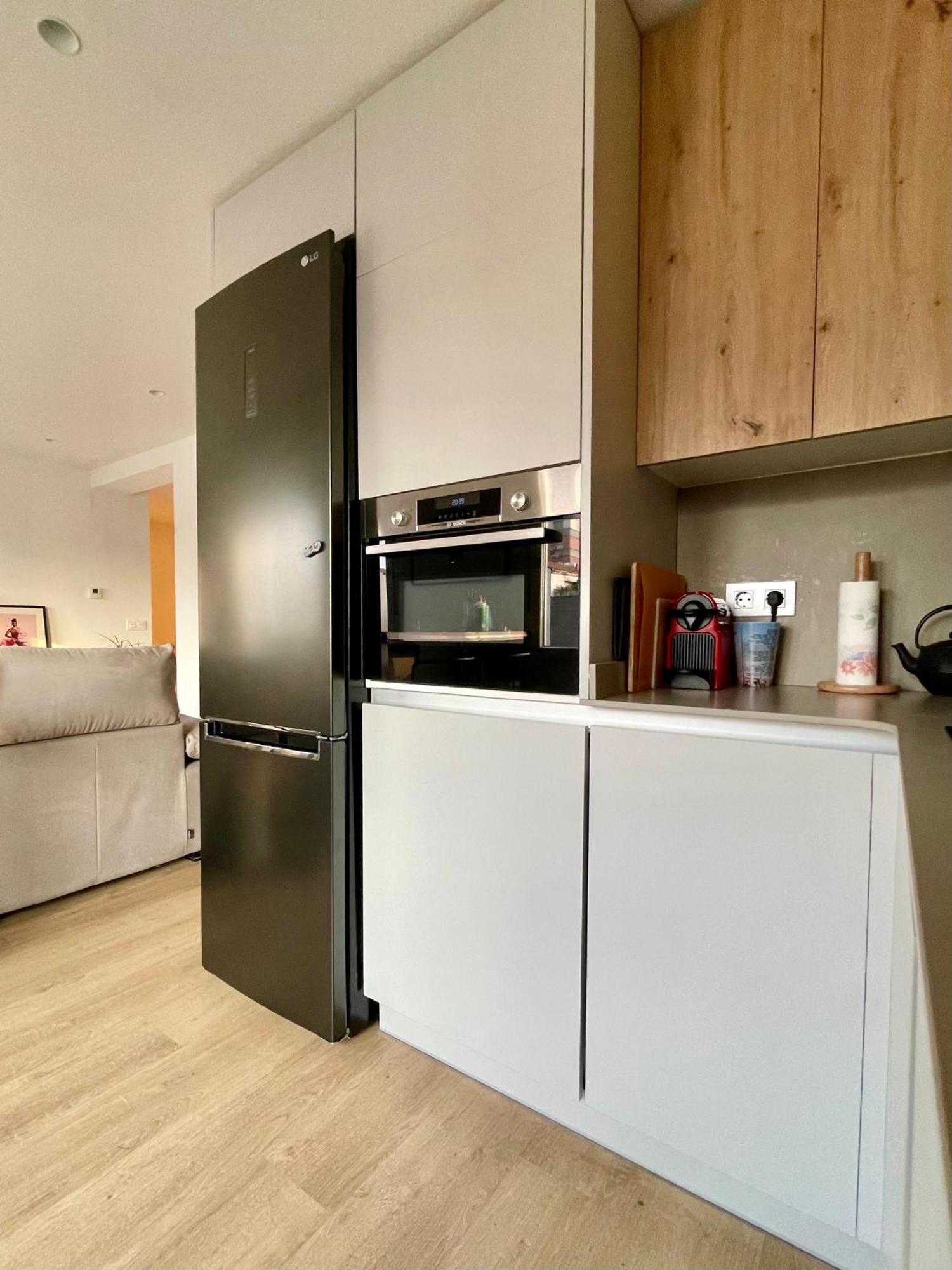 Piso De 2 Habitaciones En Centro, Zona Muy Tranquila Con Playa A 2 Min Andando خيخون المظهر الخارجي الصورة